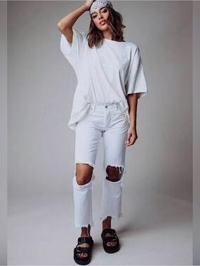 We the Free MAGGIE distressed jeans.